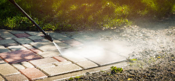 Best Pool Deck Cleaning  in Giddings, TX